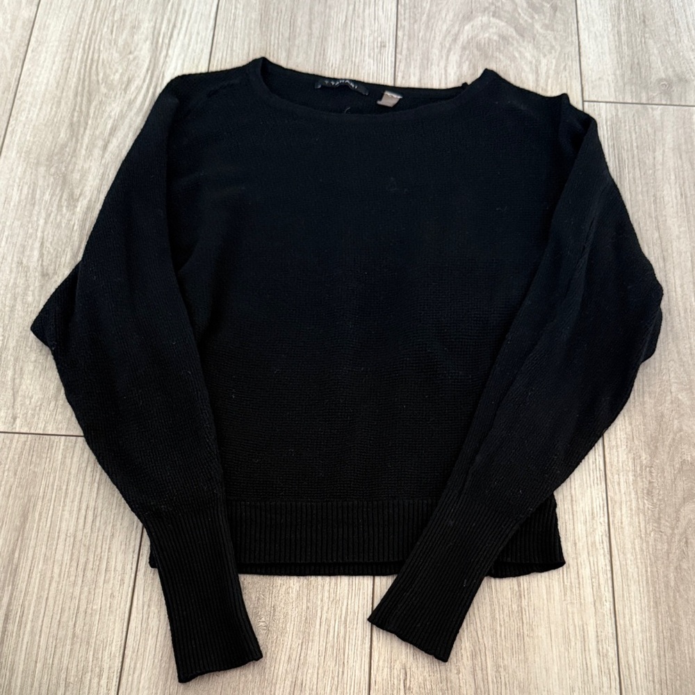T Tahari Black Crew Neck Sweater
